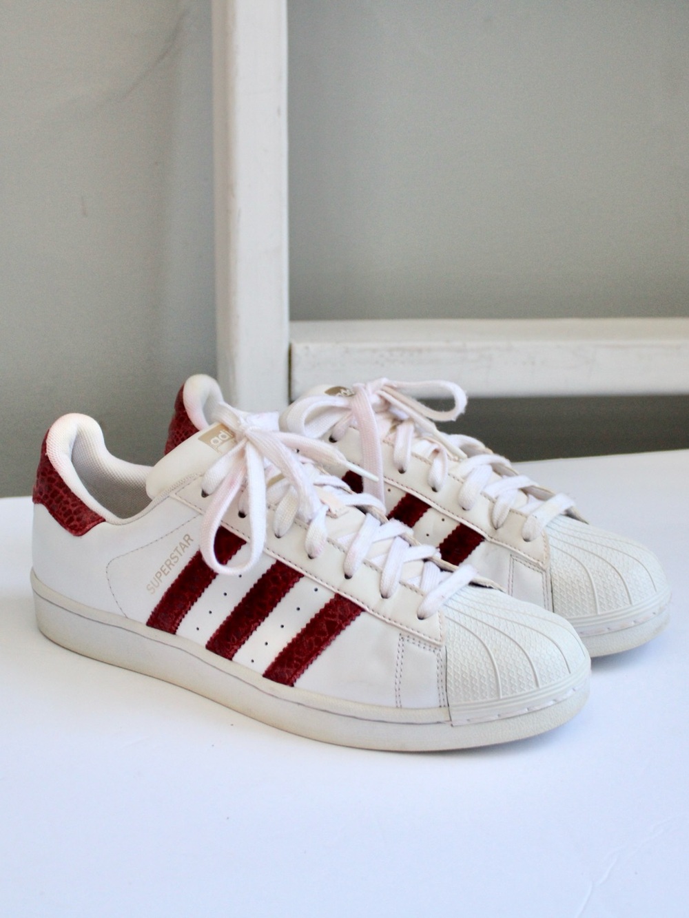 Adidas SUPERSTAR II Shoes Sneakers Off White / Maroon / Gold Metallic Size 8.5